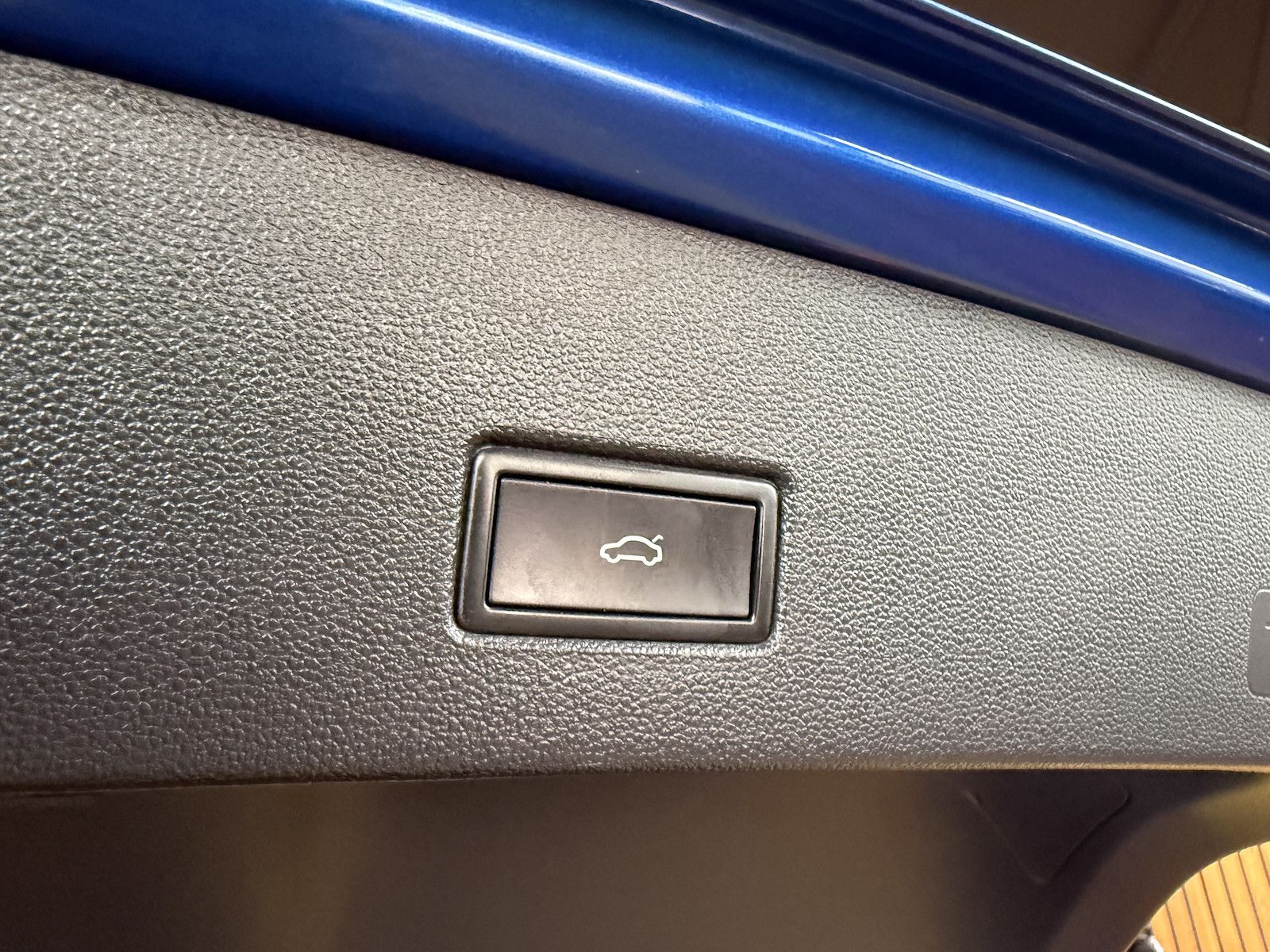 Fahrzeugabbildung Volkswagen T-Roc 1,5 TSI Style *Navi*AHK*PDC*el.Heckklappe*