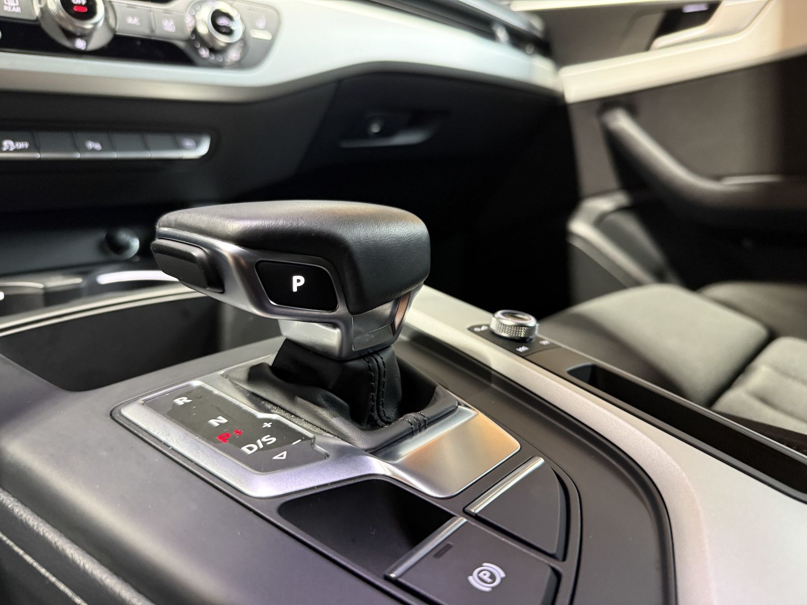 Fahrzeugabbildung Audi A4 Avant 2,0 TDI Aut. *Navi+*ACC*AHK*Kamera*App*