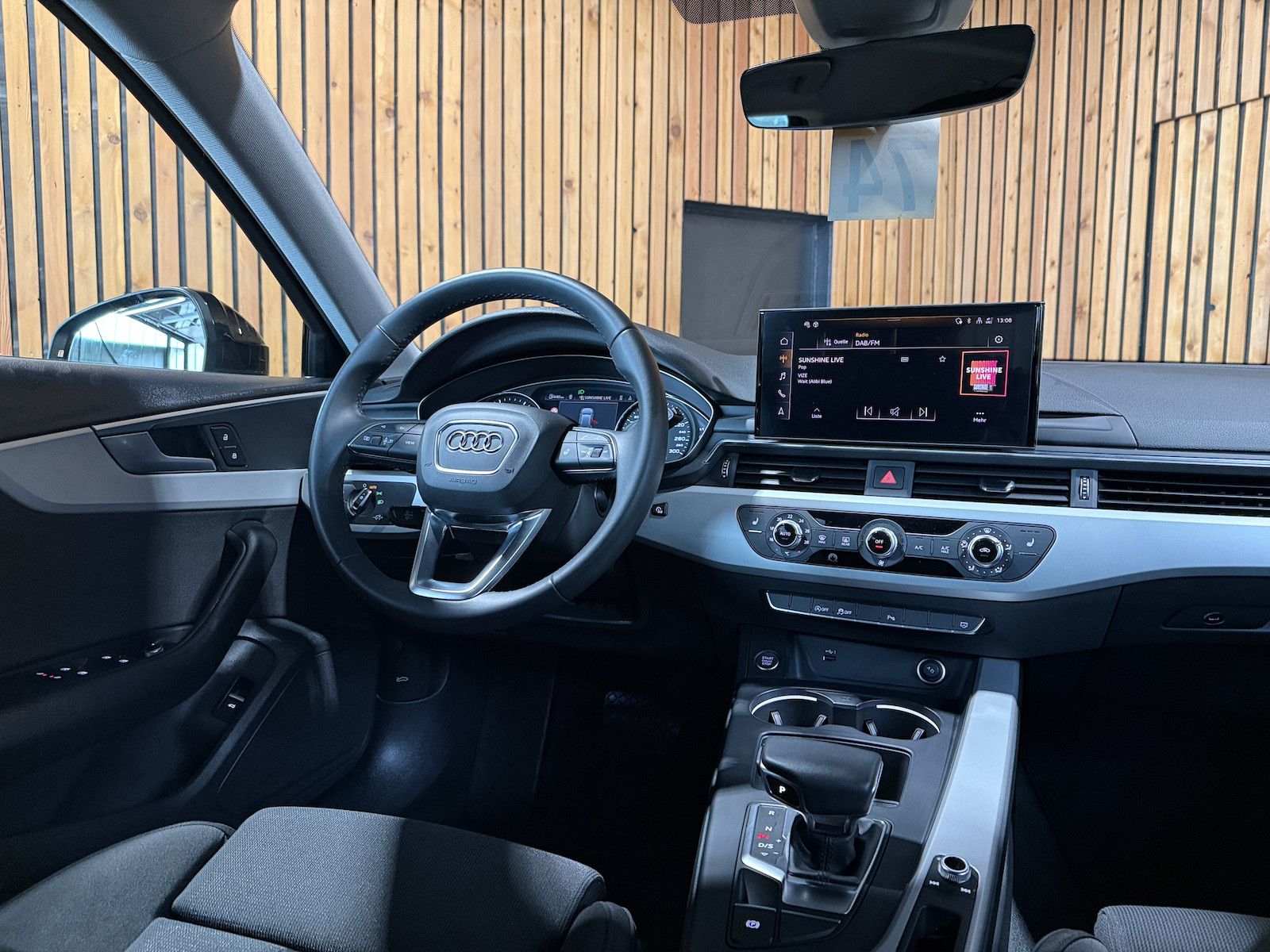 Fahrzeugabbildung Audi A4 Avant 2,0 TDI Aut. *Navi+*ACC*AHK*Kamera*App*