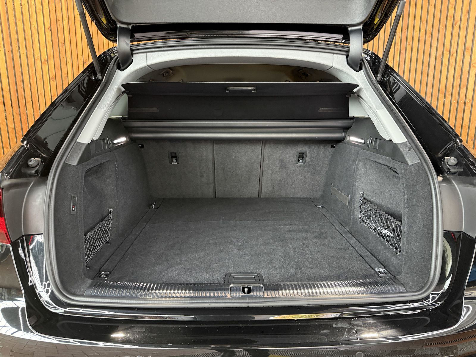 Fahrzeugabbildung Audi A4 Avant 2,0 TDI Aut. *Navi+*ACC*AHK*Kamera*App*