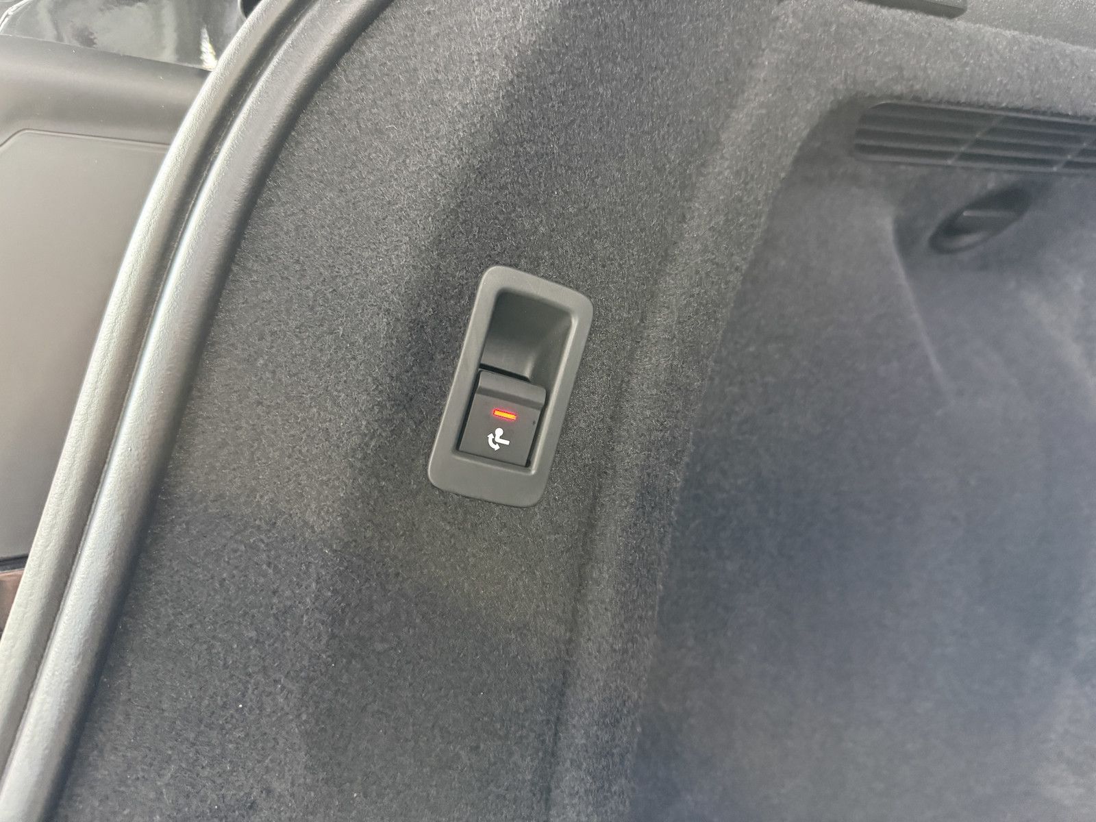 Fahrzeugabbildung Audi A4 Avant 2,0 TDI Aut. *Navi+*ACC*AHK*Kamera*App*