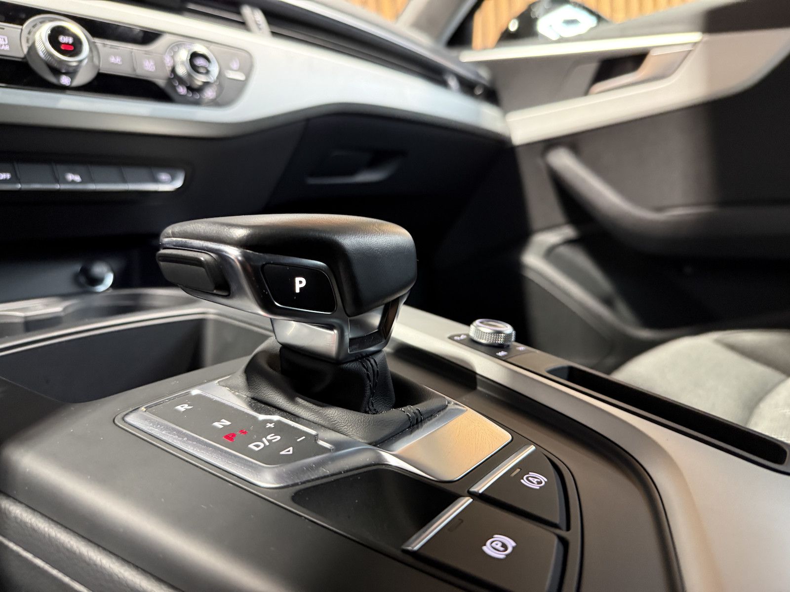 Fahrzeugabbildung Audi A4 Avant 2,0 TDI Aut. *Navi+*ACC*AHK*Kamera*App*