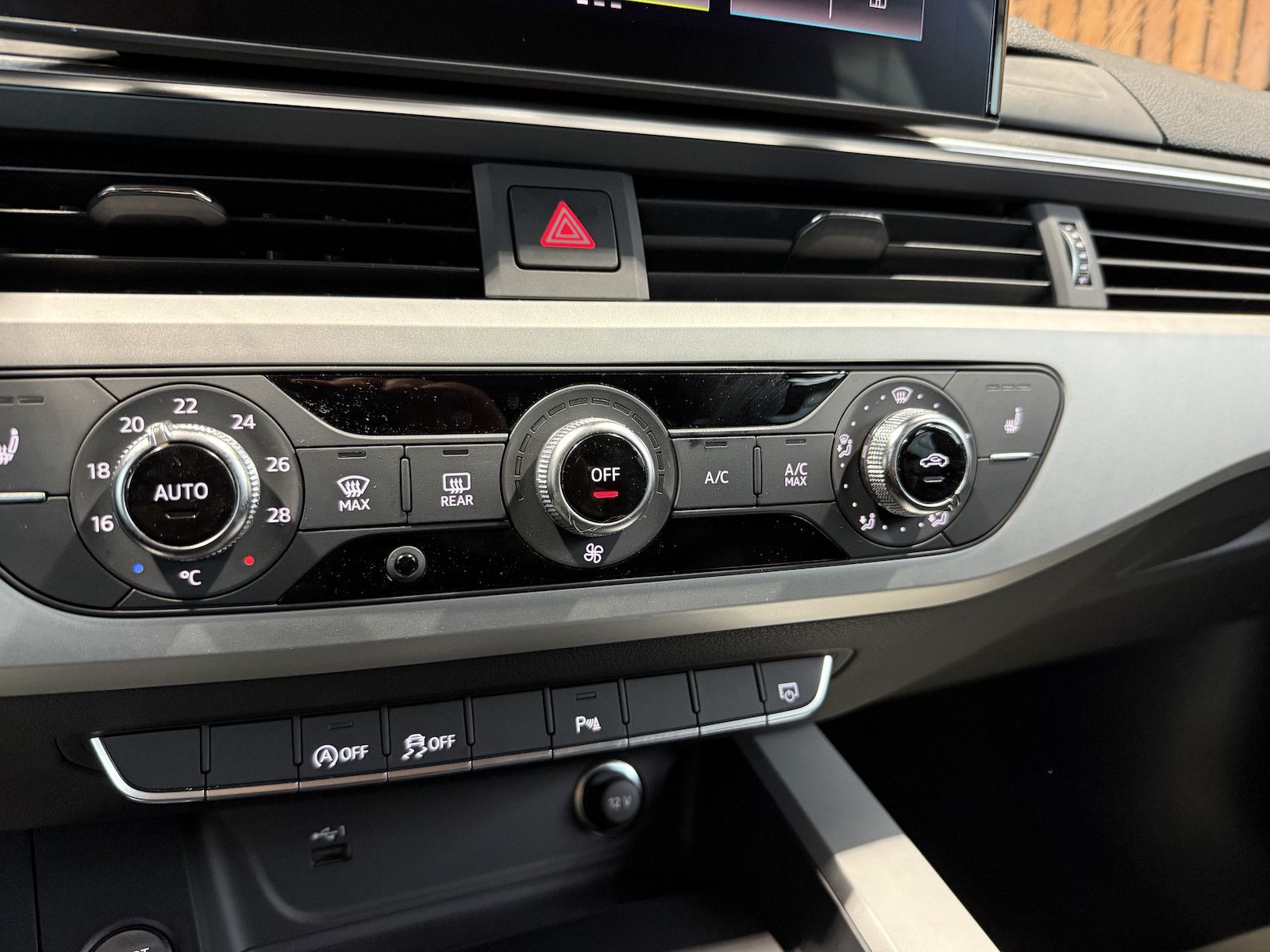 Fahrzeugabbildung Audi A4 Avant 2,0 TDI Aut. *Navi+*ACC*AHK*Kamera*App*