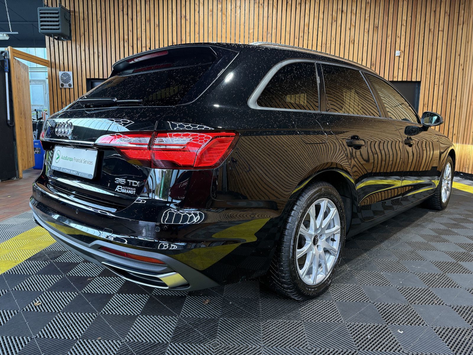 Fahrzeugabbildung Audi A4 Avant 2,0 TDI Aut. *Navi+*ACC*AHK*Kamera*App*