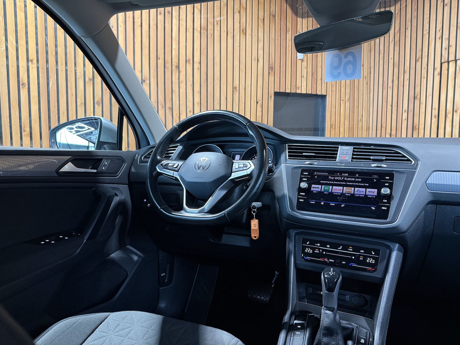 Fahrzeugabbildung Volkswagen Tiguan 2,0 TDI Life DSG *Navi*ACC*AHK*App*LED*