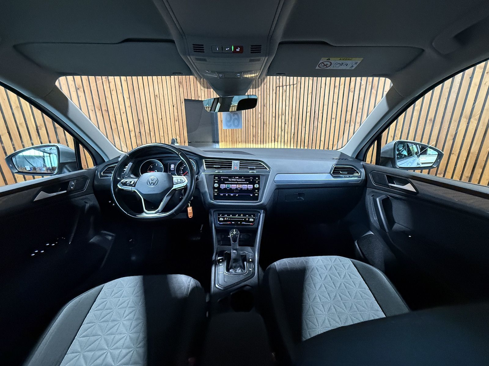 Fahrzeugabbildung Volkswagen Tiguan 2,0 TDI Life DSG *Navi*ACC*AHK*App*LED*