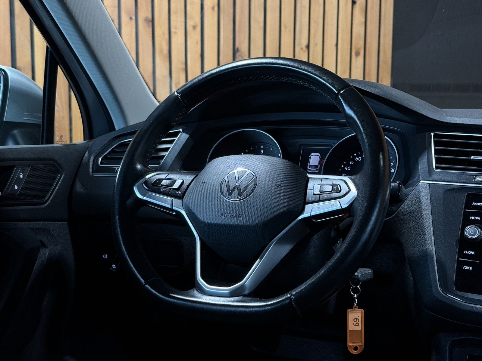 Fahrzeugabbildung Volkswagen Tiguan 2,0 TDI Life DSG *Navi*ACC*AHK*App*LED*