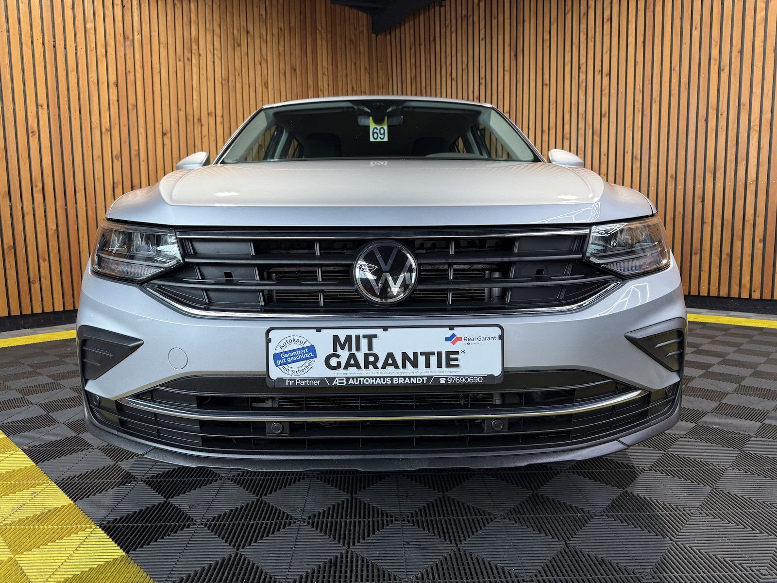 Fahrzeugabbildung Volkswagen Tiguan 2,0 TDI Life DSG *Navi*ACC*AHK*App*LED*