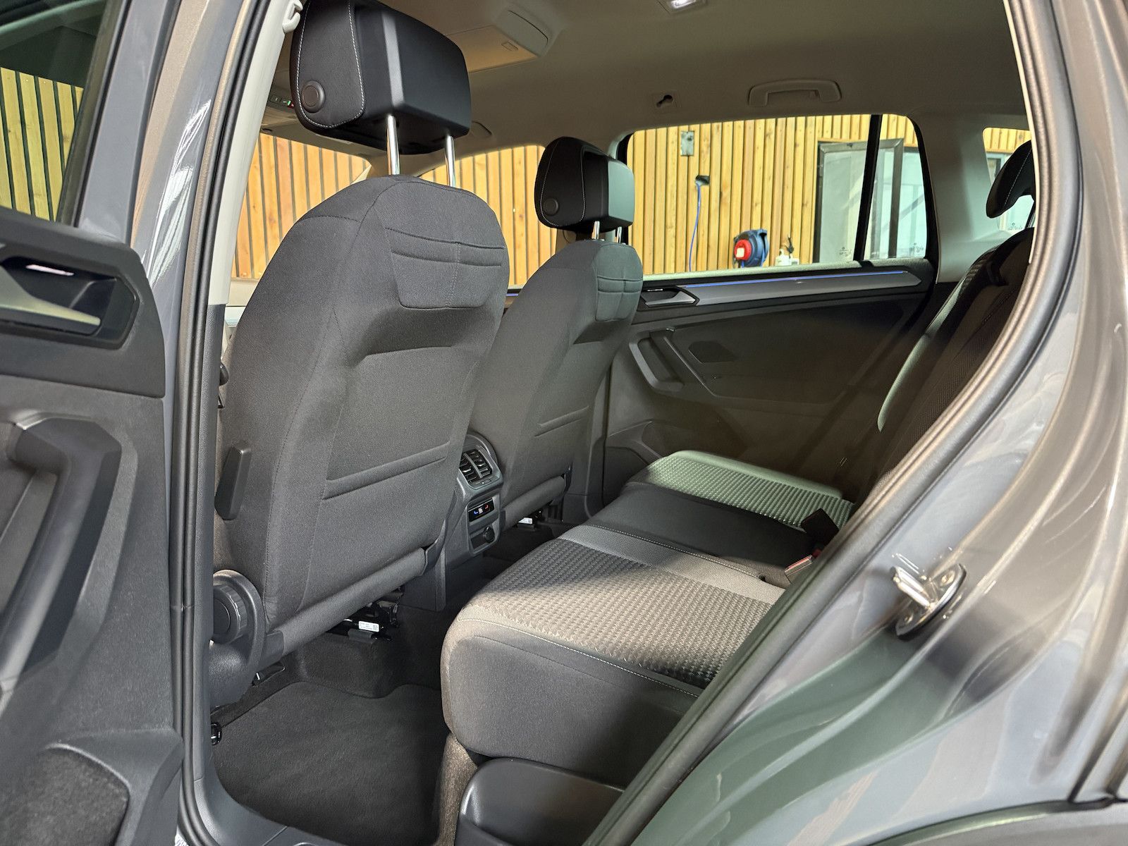 Fahrzeugabbildung Volkswagen Tiguan 2,0 TDI Active DSG *Navi*AHK*Kam*ACC*LED