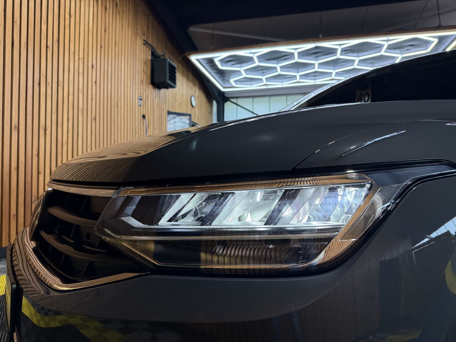 Fahrzeugabbildung Volkswagen Tiguan 2,0 TDI Active DSG *Navi*AHK*Kam*ACC*LED