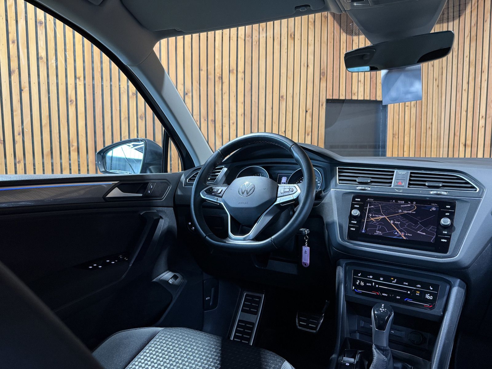 Fahrzeugabbildung Volkswagen Tiguan 2,0 TDI Active DSG *Navi*AHK*Kam*ACC*LED