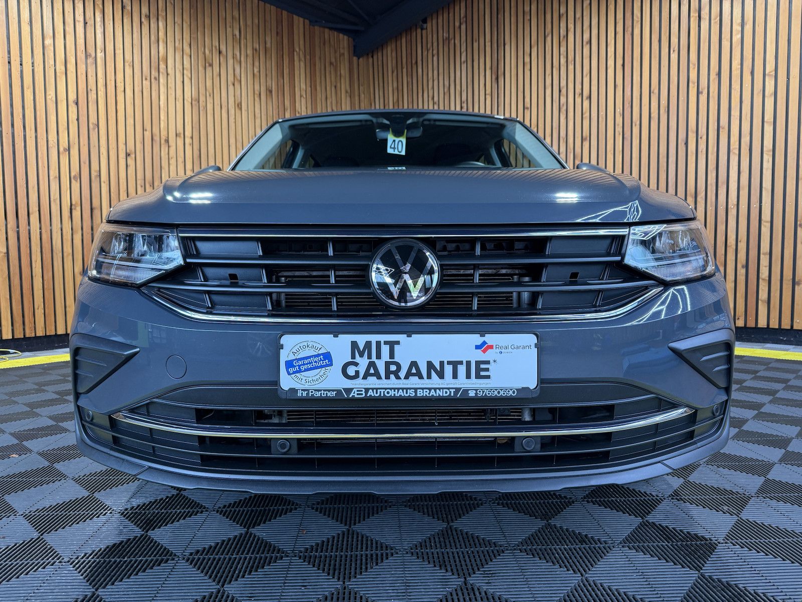 Fahrzeugabbildung Volkswagen Tiguan 2,0 TDI Active DSG *Navi*AHK*Kam*ACC*LED
