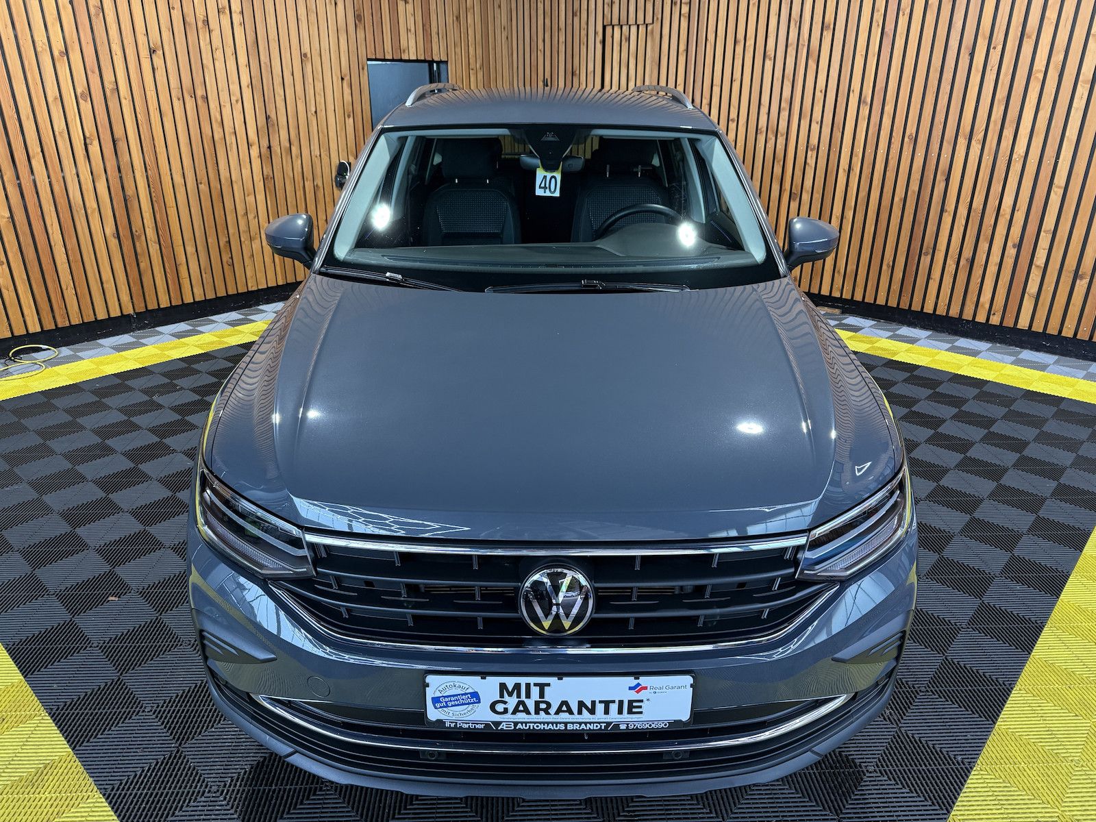 Fahrzeugabbildung Volkswagen Tiguan 2,0 TDI Active DSG *Navi*AHK*Kam*ACC*LED
