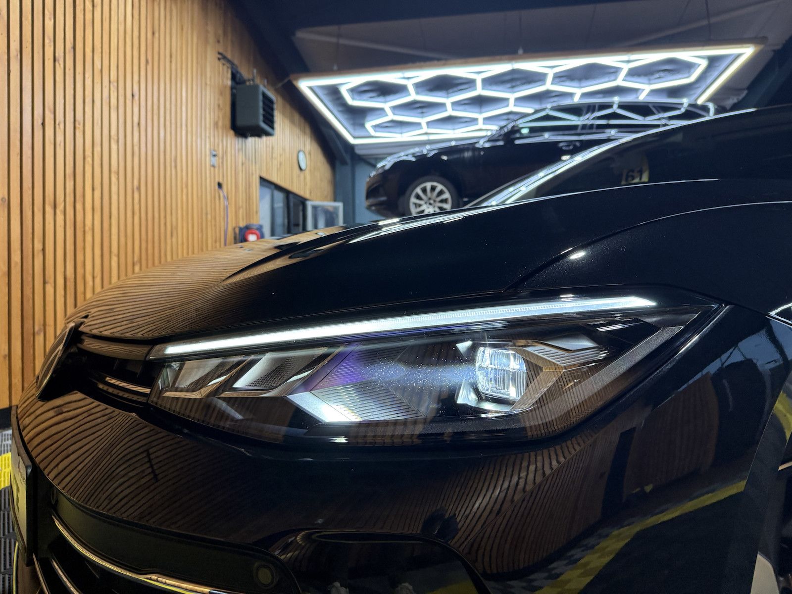 Fahrzeugabbildung Volkswagen Passat Variant 2,0 TDI DSG *Navi*AHK*360°*LED*
