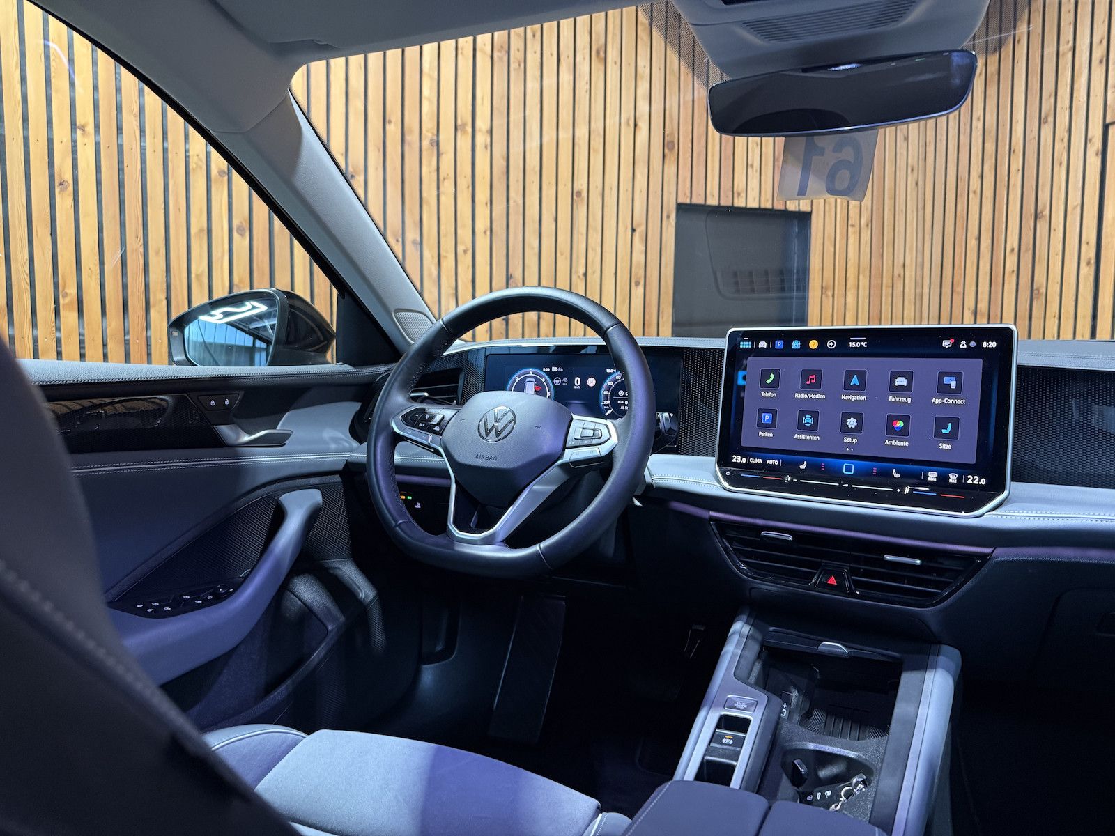 Fahrzeugabbildung Volkswagen Passat Variant 2,0 TDI DSG *Navi*AHK*360°*LED*