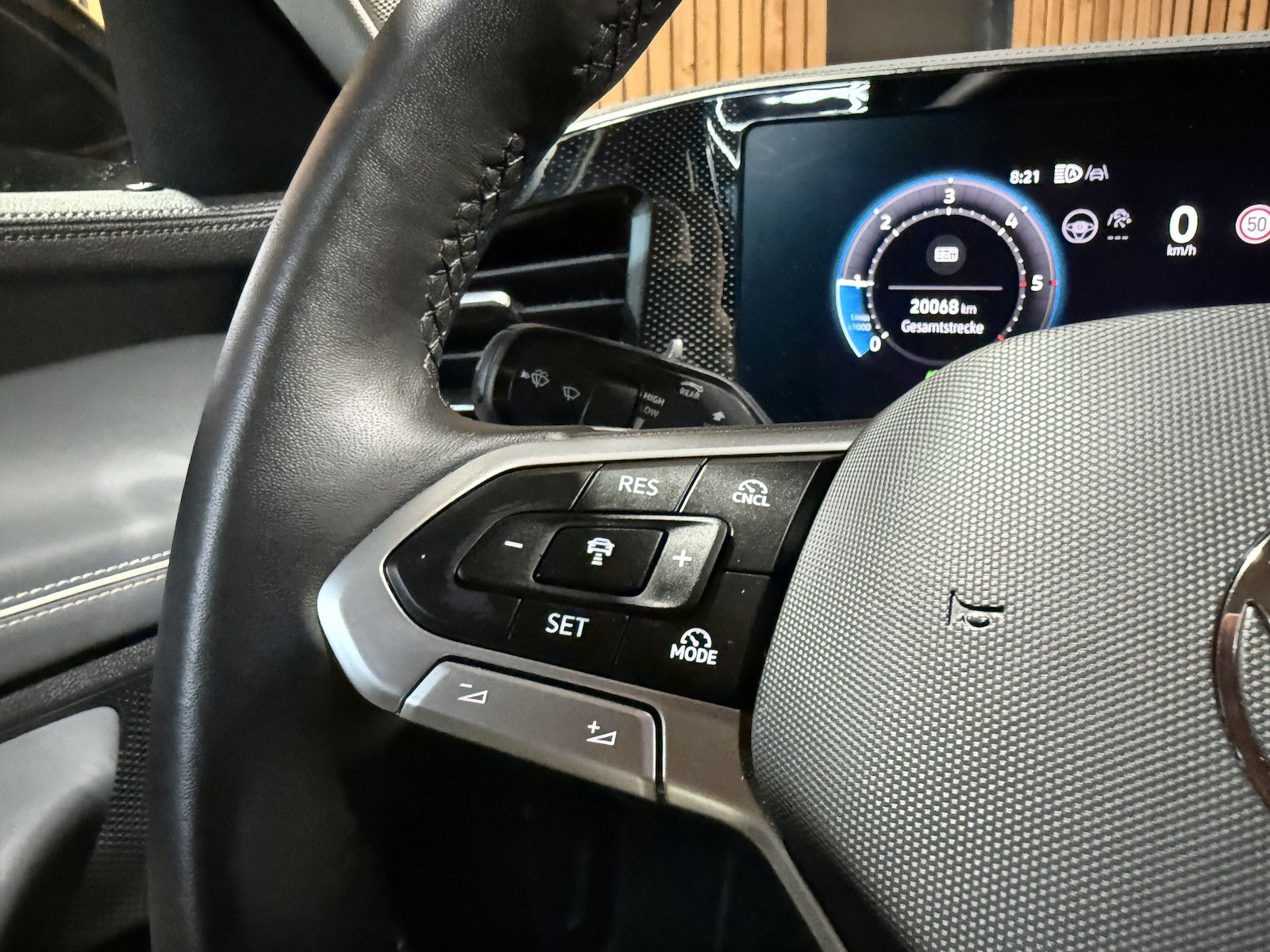 Fahrzeugabbildung Volkswagen Passat Variant 2,0 TDI DSG *Navi*AHK*360°*LED*