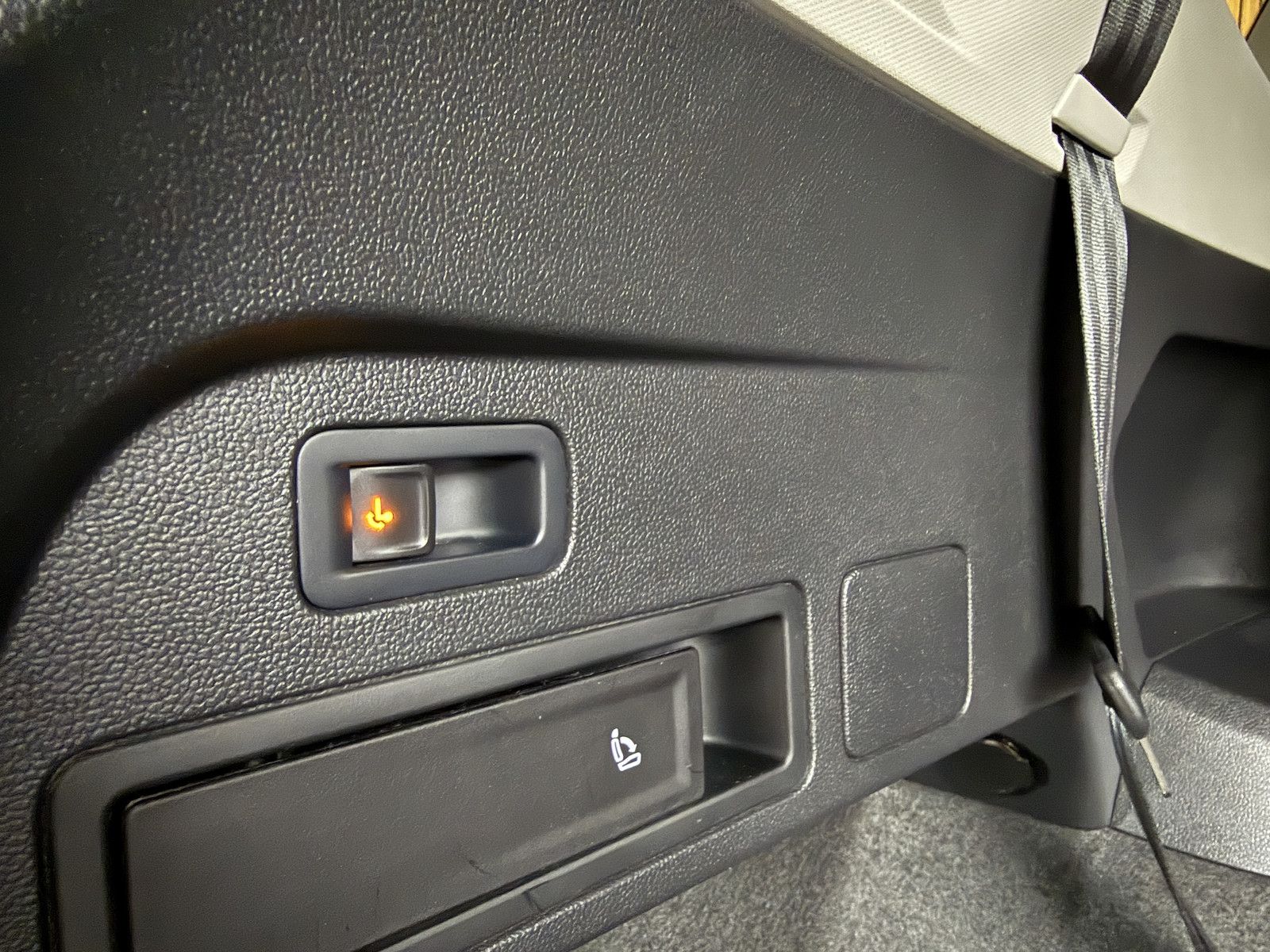 Fahrzeugabbildung Volkswagen Tiguan Allspace 2,0TDI DSG 7-Sitzer*Navi*AHK*LED