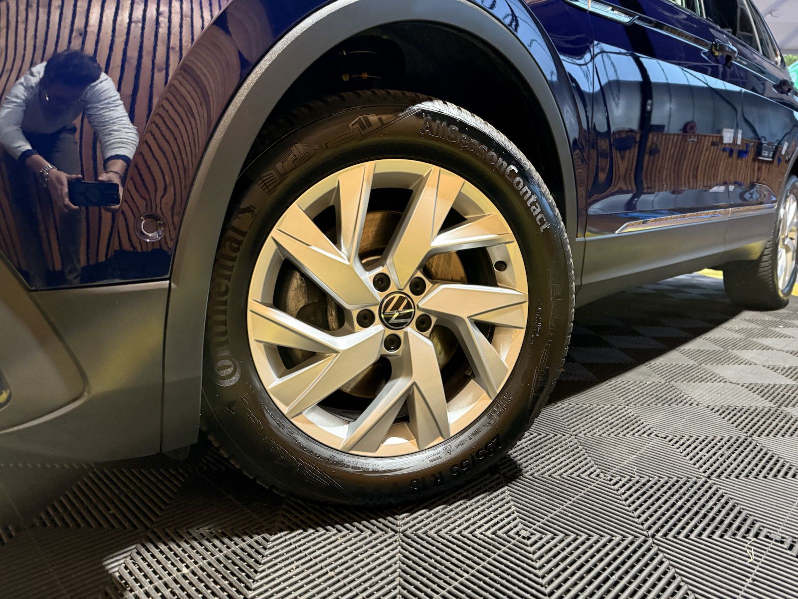 Fahrzeugabbildung Volkswagen Tiguan Allspace 2,0TDI DSG 7-Sitzer*Navi*AHK*LED