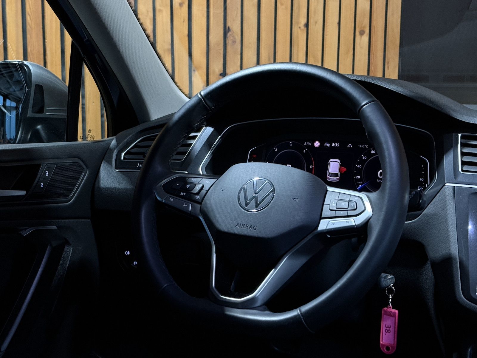 Fahrzeugabbildung Volkswagen Tiguan Allspace 2,0TDI DSG 7-Sitzer*Navi*AHK*LED