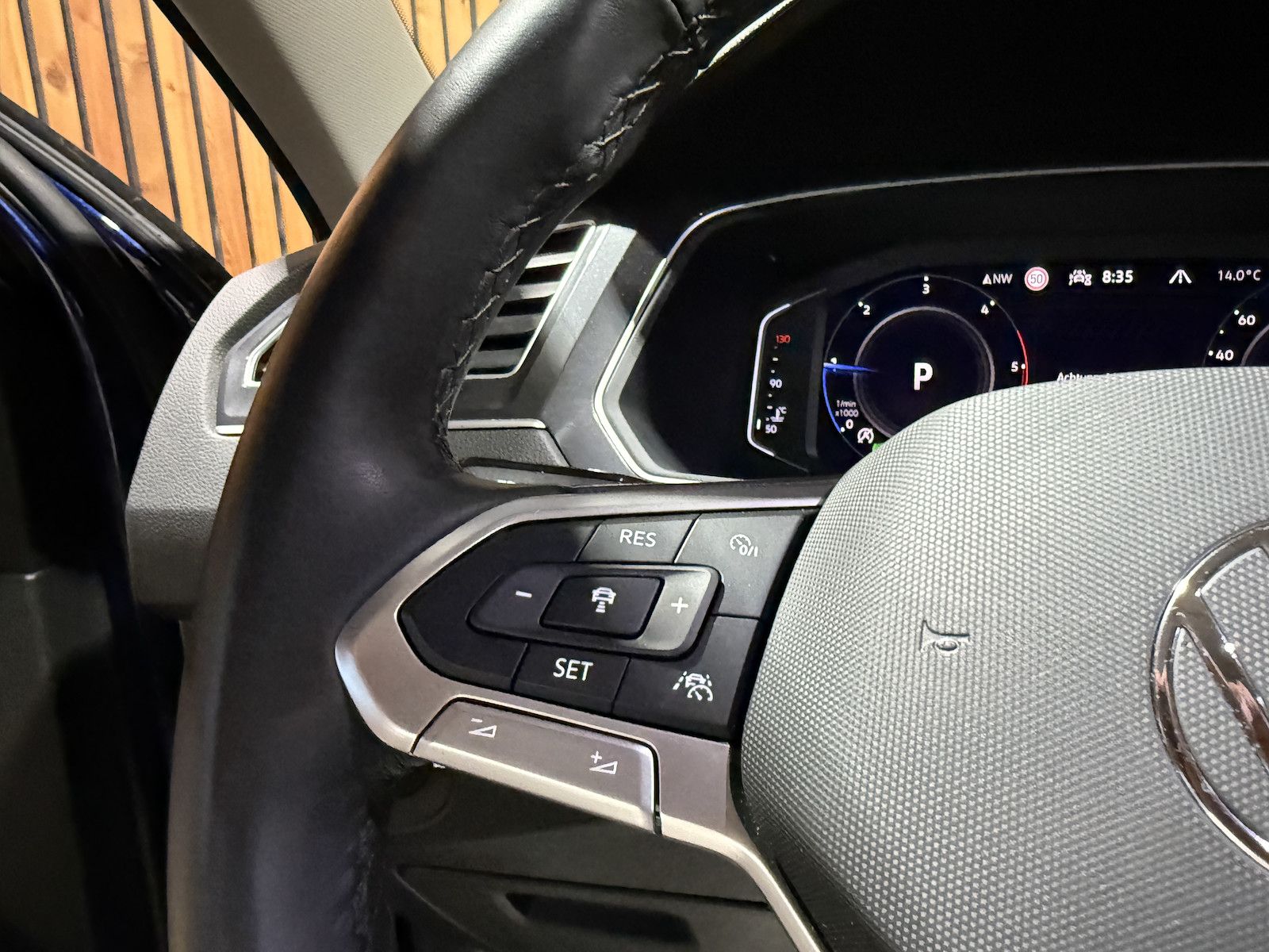 Fahrzeugabbildung Volkswagen Tiguan Allspace 2,0TDI DSG 7-Sitzer*Navi*AHK*LED