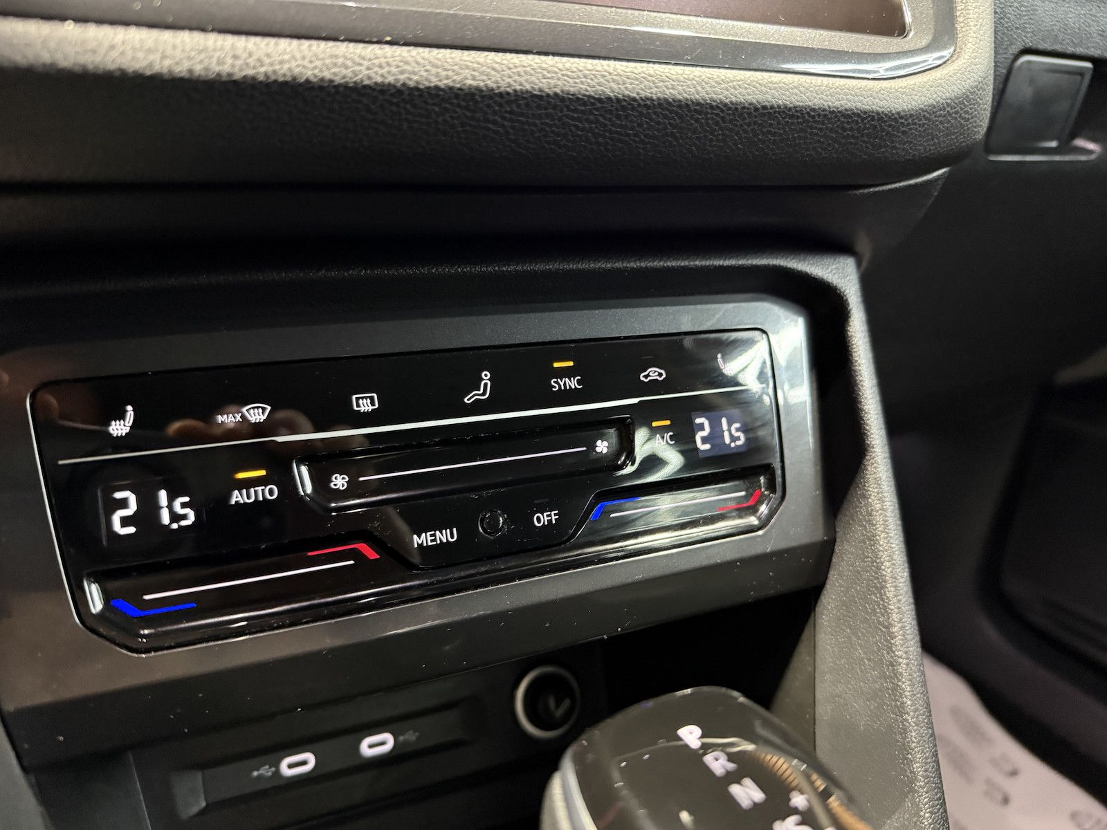 Fahrzeugabbildung Volkswagen Tiguan Allspace 2,0TDI DSG 7-Sitzer*Navi*AHK*LED