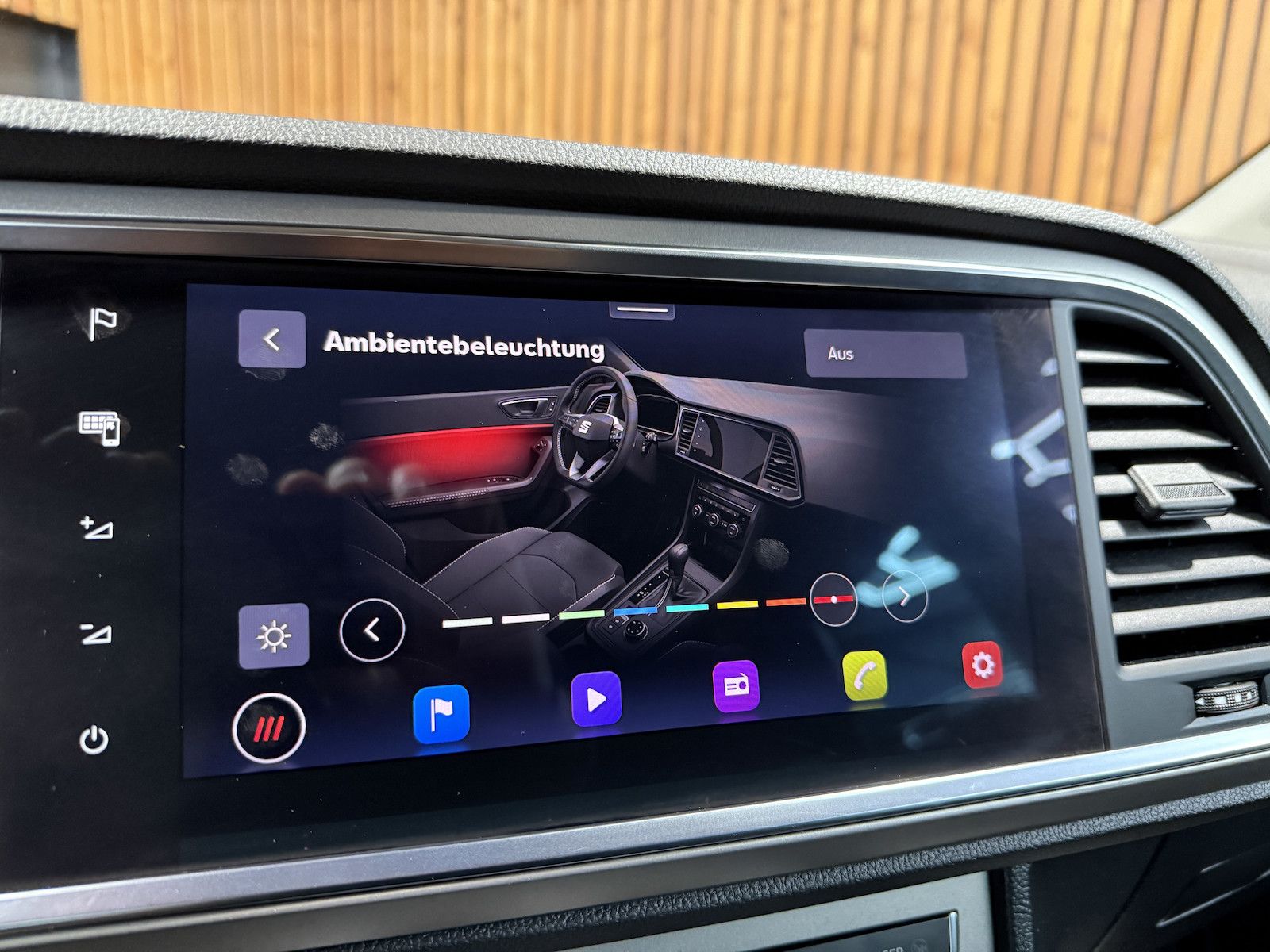 Fahrzeugabbildung SEAT Ateca 1,5 TSI X-Per. DSG *Navi*LED*Kam*Virt*AHK*