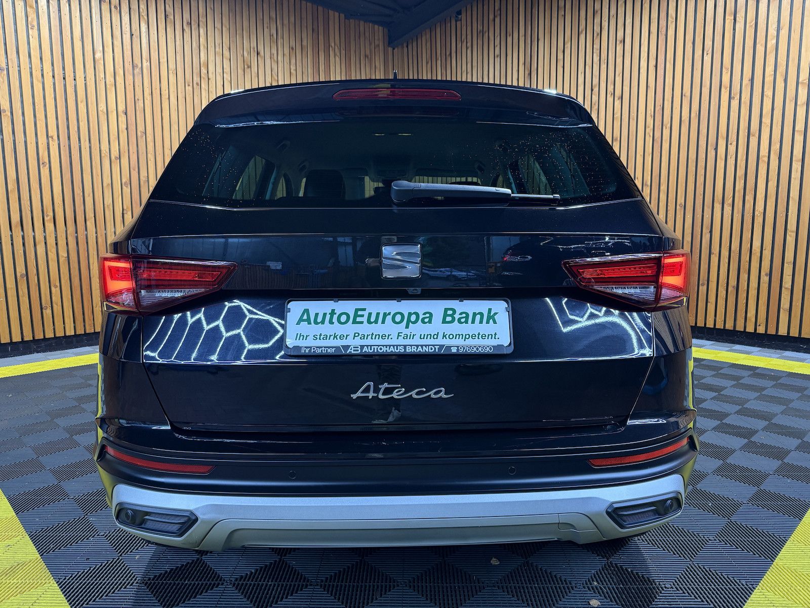 Fahrzeugabbildung SEAT Ateca 1,5 TSI X-Per. DSG *Navi*LED*Kam*Virt*AHK*