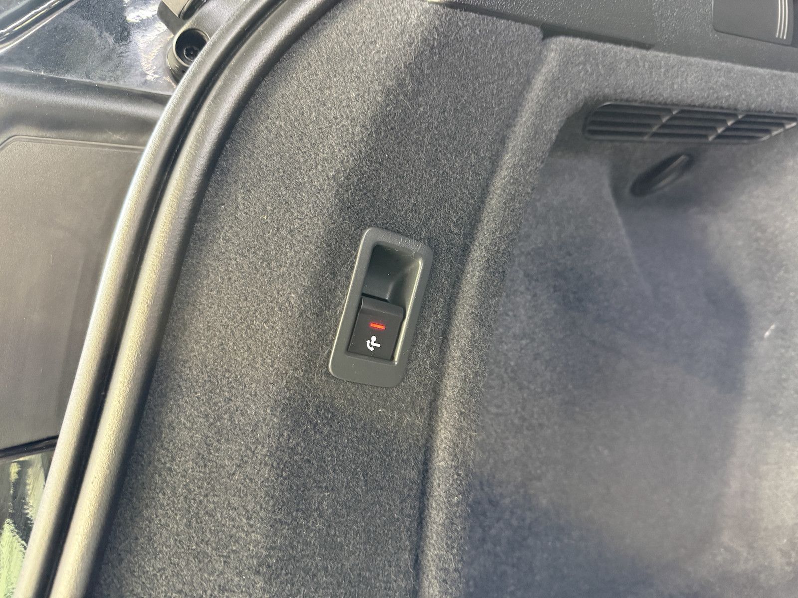 Fahrzeugabbildung Audi A4 Avant 2,0 TDI Aut. *Navi+*ACC*AHK*Kamera*App*