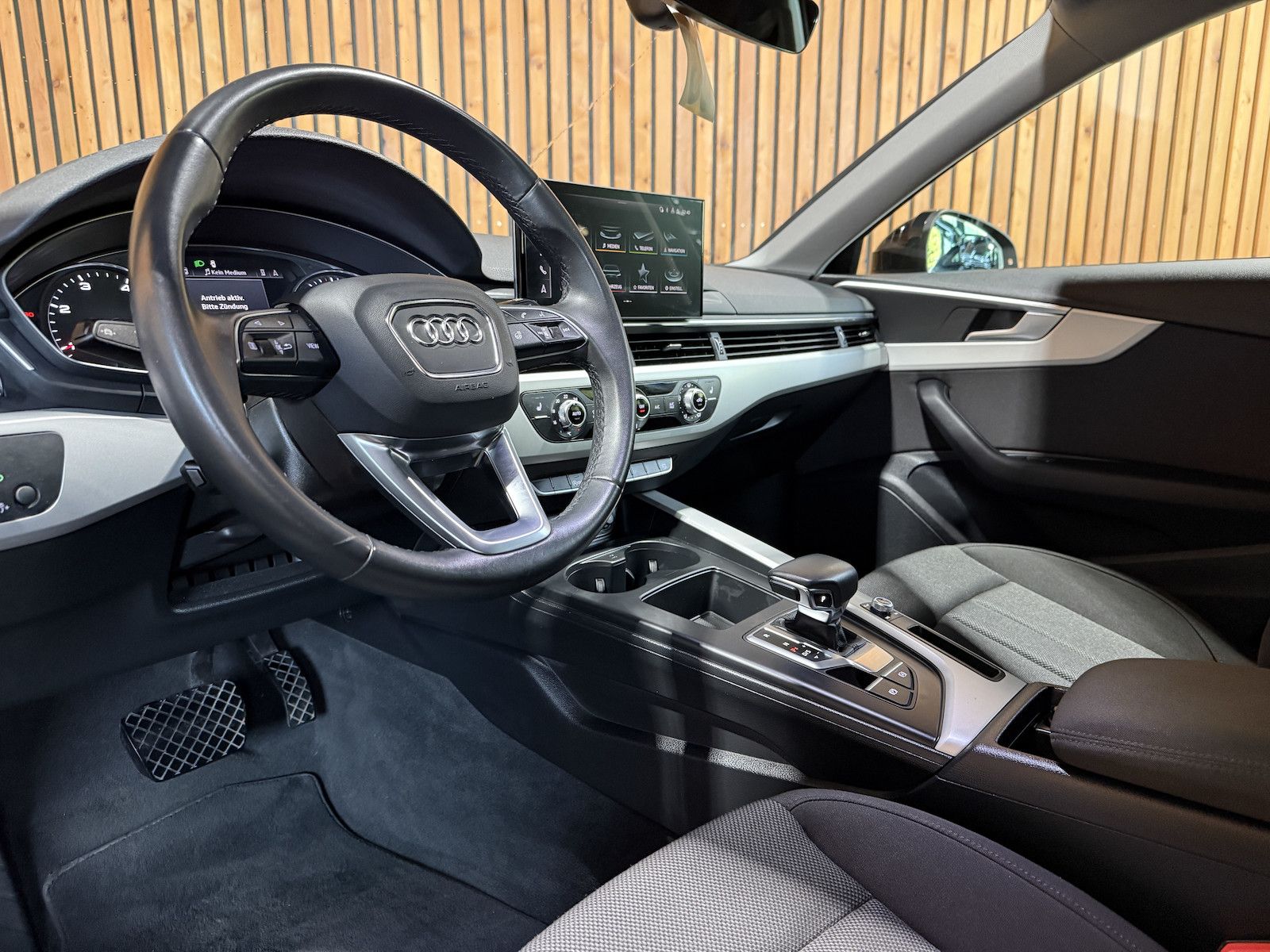 Fahrzeugabbildung Audi A4 Avant 2,0 TDI Aut. *Navi+*ACC*AHK*Kamera*App*