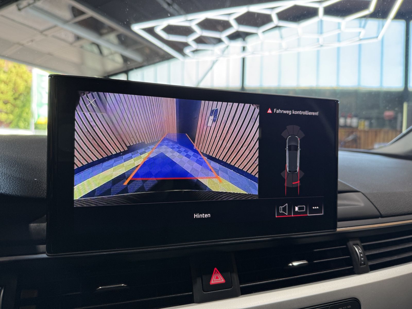 Fahrzeugabbildung Audi A4 Avant 2,0 TDI Aut. *Navi+*ACC*AHK*Kamera*App*