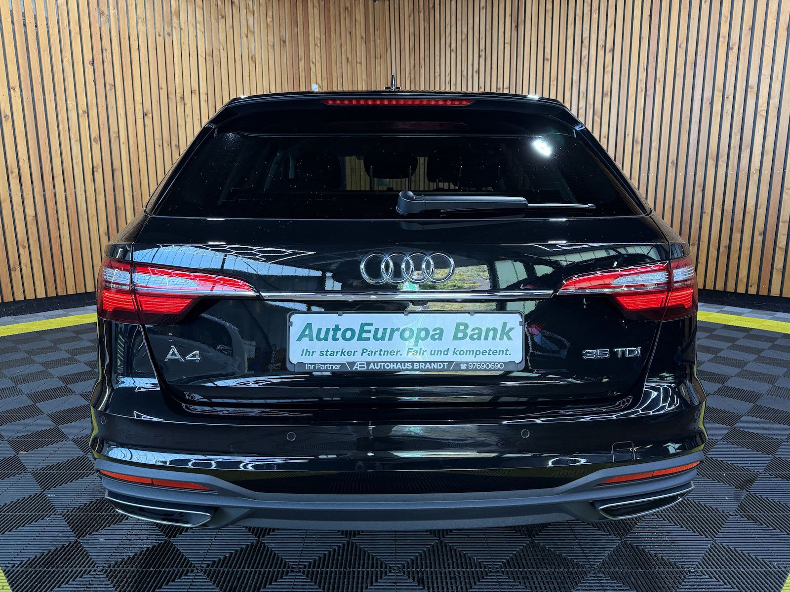 Fahrzeugabbildung Audi A4 Avant 2,0 TDI Aut. *Navi+*ACC*AHK*Kamera*App*