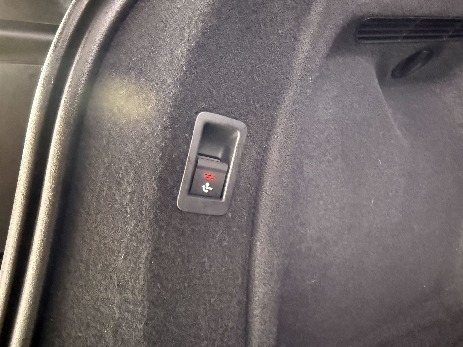 Fahrzeugabbildung Audi A4 Avant 2,0 TDI Aut. *Navi+*ACC*AHK*Kamera*App*