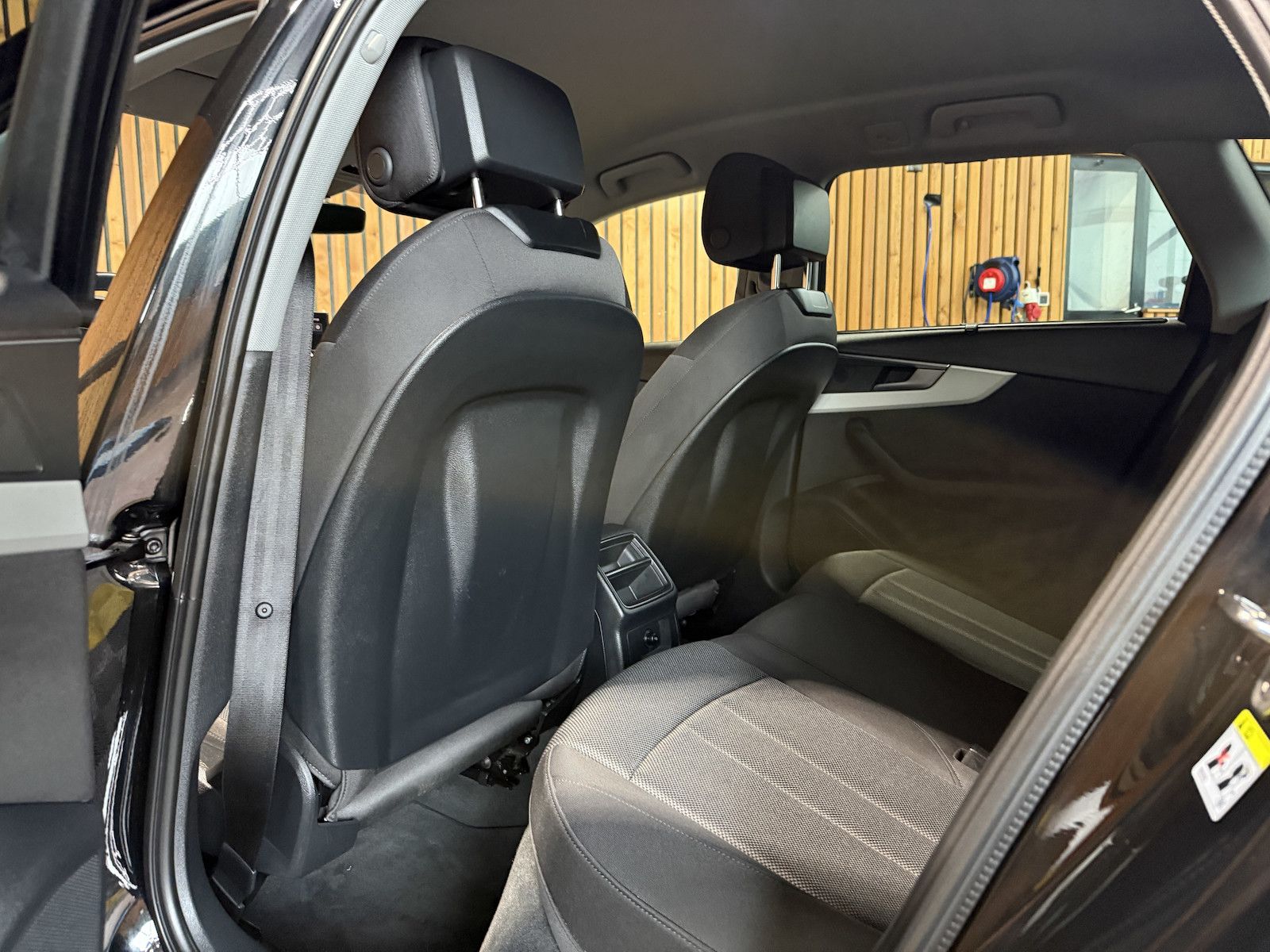Fahrzeugabbildung Audi A4 Avant 2,0 TDI Aut. *Navi+*ACC*AHK*Kamera*App*