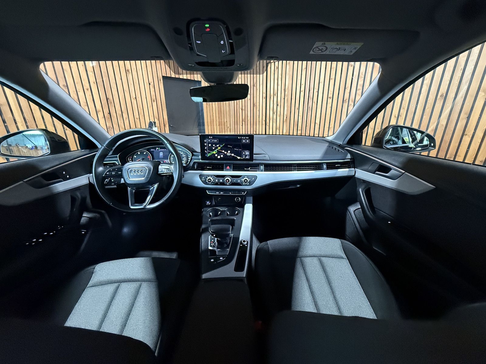 Fahrzeugabbildung Audi A4 Avant 2,0 TDI Aut. *Navi+*ACC*AHK*Kamera*App*