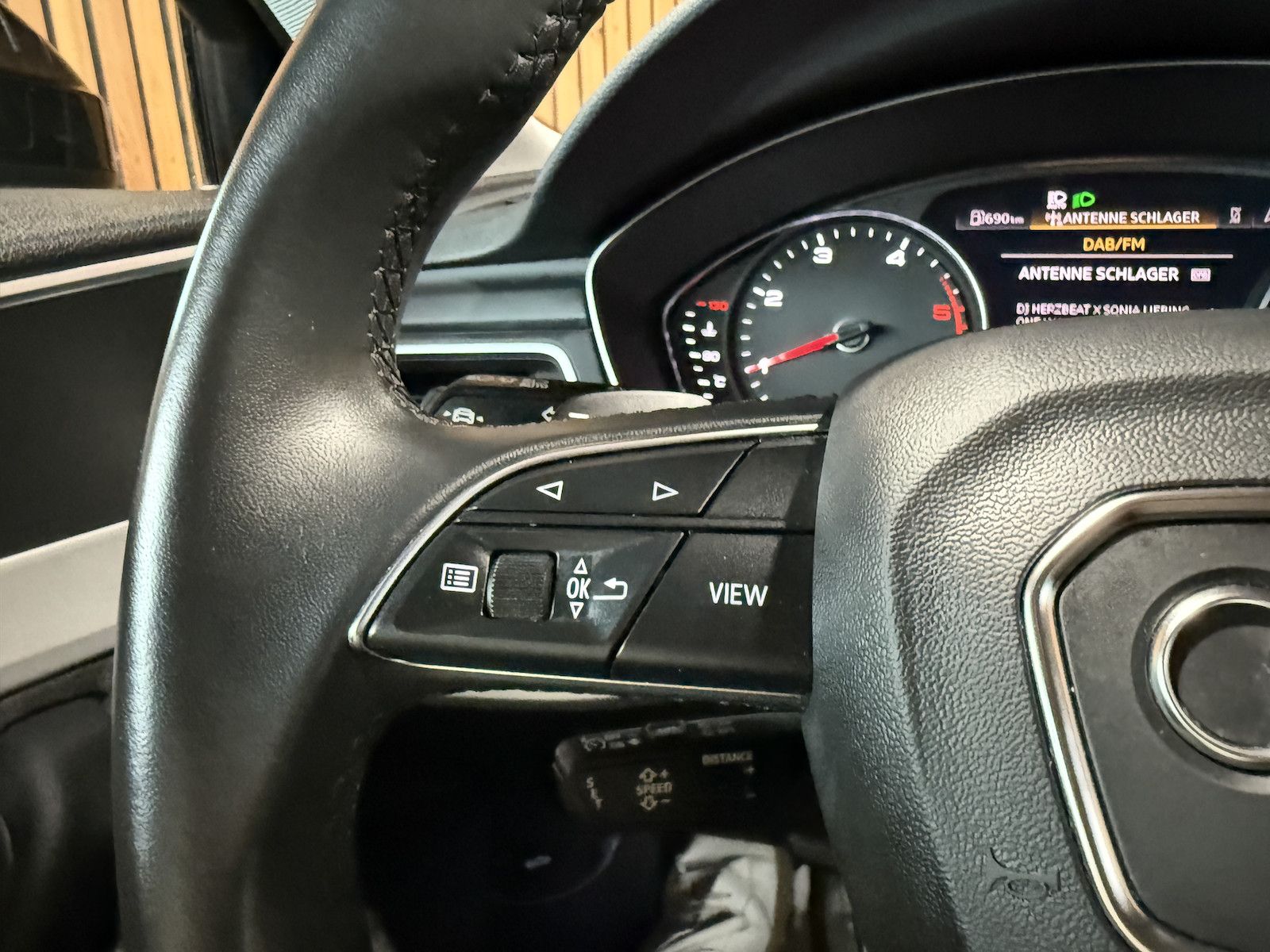 Fahrzeugabbildung Audi A4 Avant 2,0 TDI Aut. *Navi+*ACC*AHK*Kamera*App*