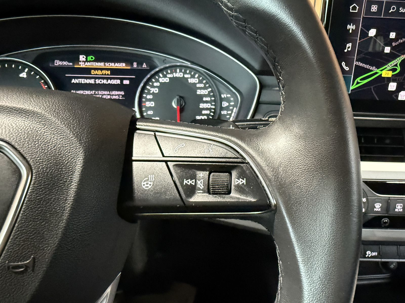 Fahrzeugabbildung Audi A4 Avant 2,0 TDI Aut. *Navi+*ACC*AHK*Kamera*App*