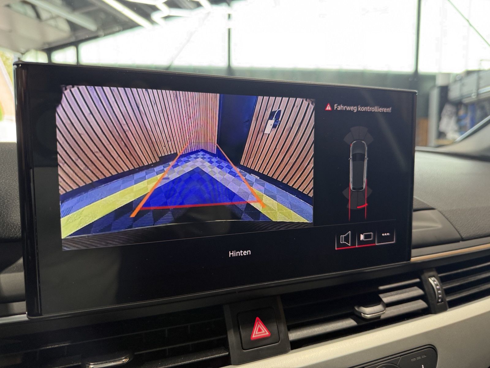 Fahrzeugabbildung Audi A4 Avant 2,0 TDI Aut. *Navi+*ACC*AHK*Kamera*App*