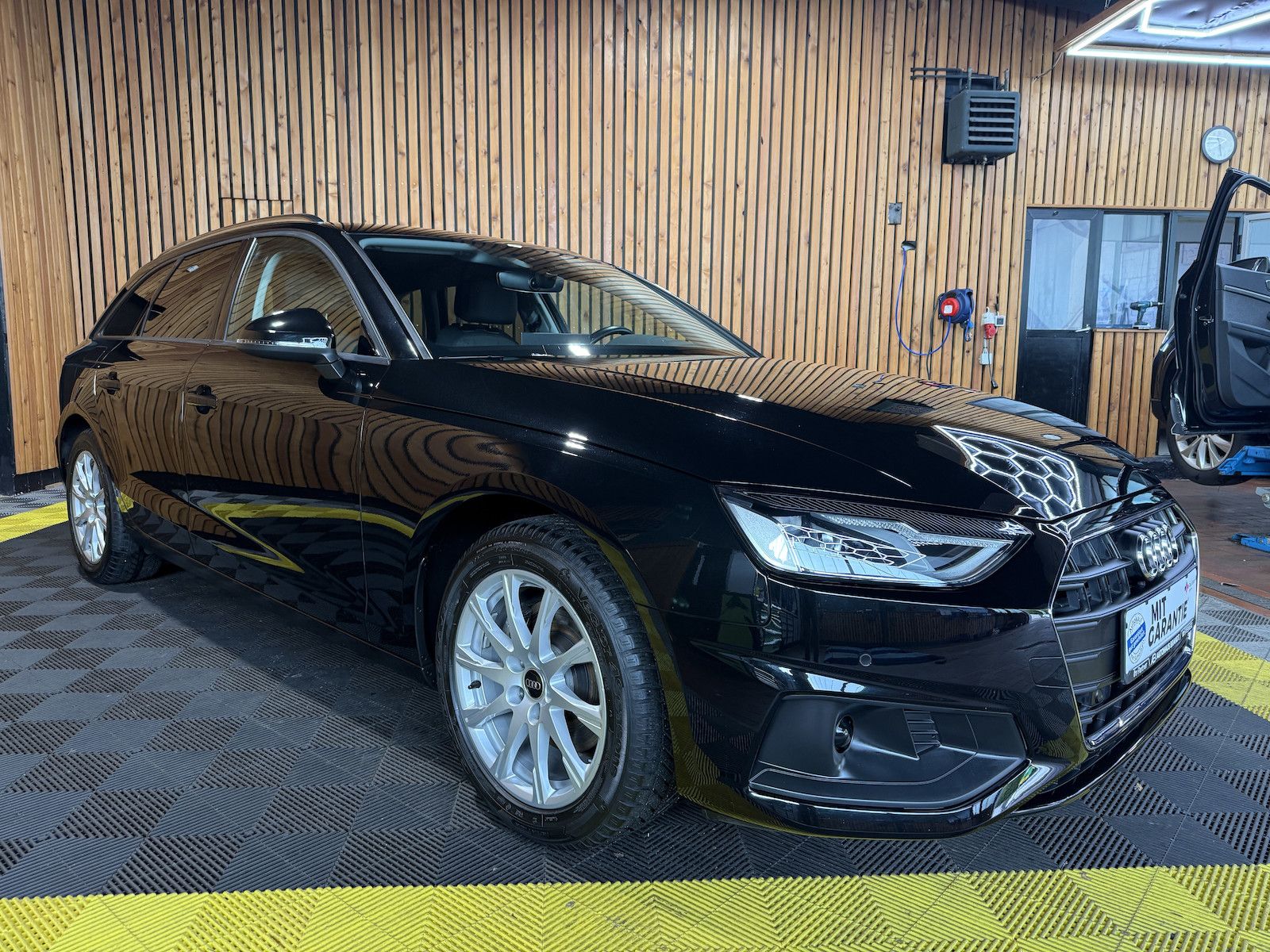 Fahrzeugabbildung Audi A4 Avant 2,0 TDI Aut. *Navi+*ACC*AHK*Kamera*App*