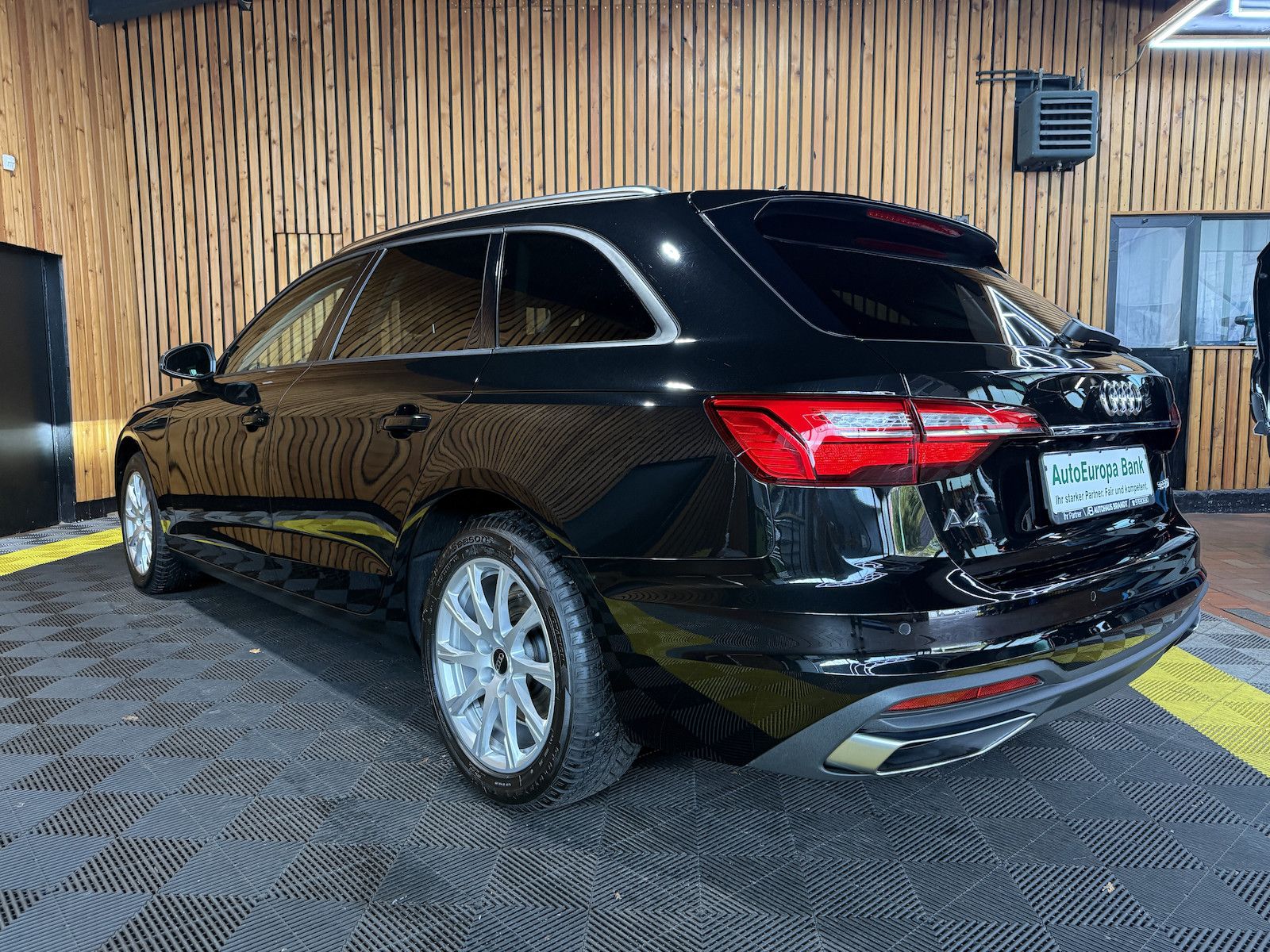 Fahrzeugabbildung Audi A4 Avant 2,0 TDI Aut. *Navi+*ACC*AHK*Kamera*App*