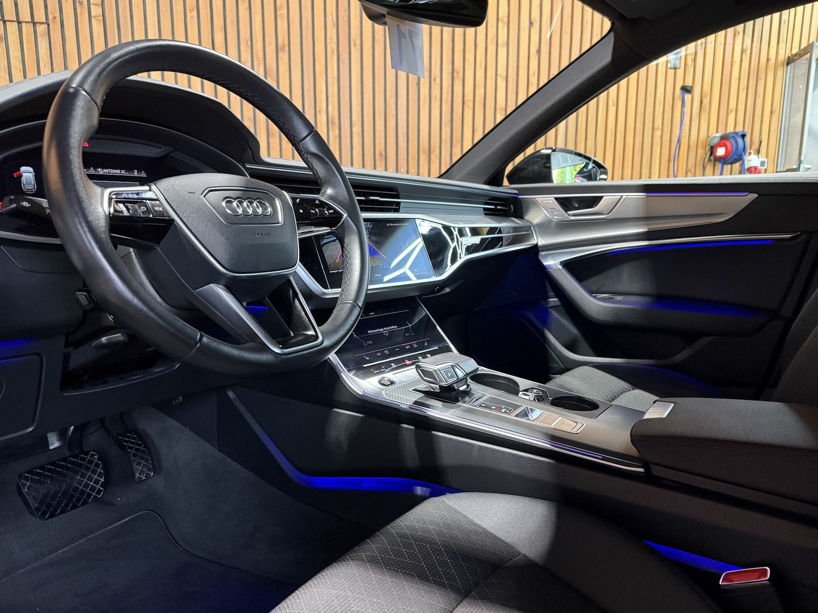 Fahrzeugabbildung Audi A6 Avant 2,0 TDI *Navi*ACC*Kam*Pano*Virtual*Keyl