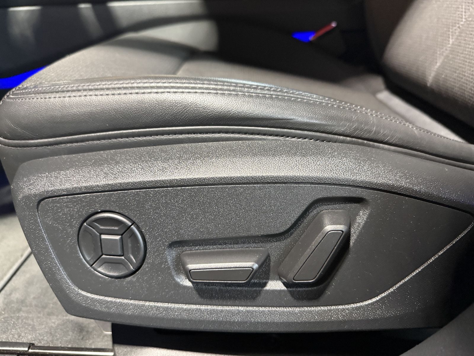 Fahrzeugabbildung Audi A6 Avant 2,0 TDI *Navi*ACC*Kam*Pano*Virtual*Keyl