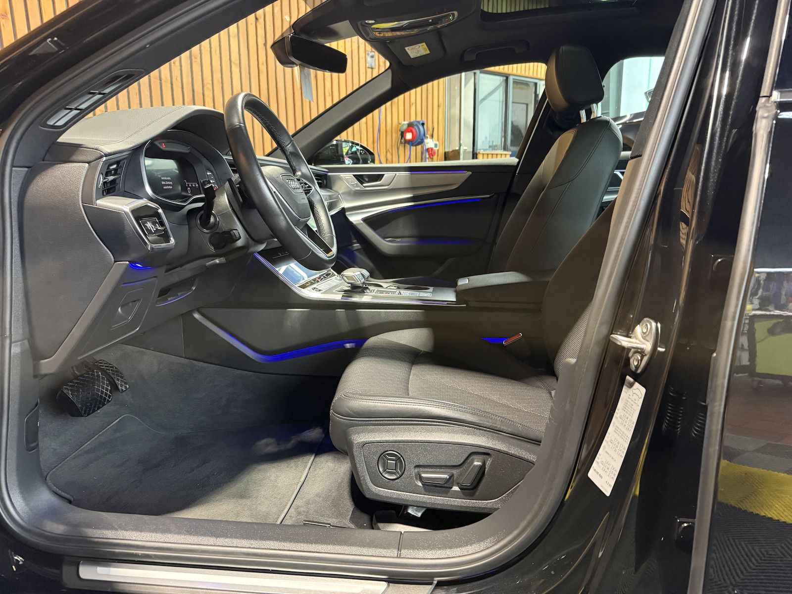 Fahrzeugabbildung Audi A6 Avant 2,0 TDI *Navi*ACC*Kam*Pano*Virtual*Keyl