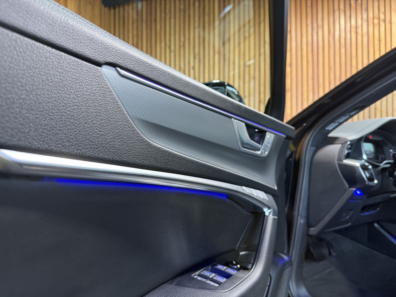 Fahrzeugabbildung Audi A6 Avant 2,0 TDI *Navi*ACC*Kam*Pano*Virtual*Keyl