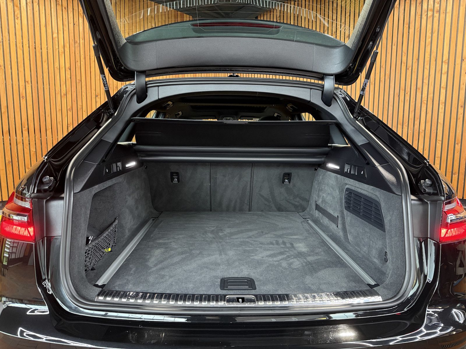 Fahrzeugabbildung Audi A6 Avant 2,0 TDI *Navi*ACC*Kam*Pano*Virtual*Keyl