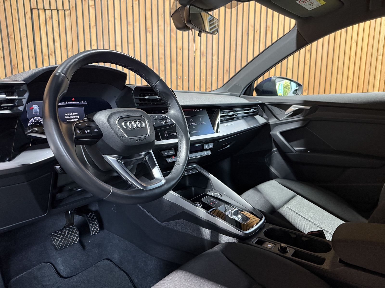 Fahrzeugabbildung Audi A3 Sportback advanced TFSI *Navi*LED*Kam*Virtual