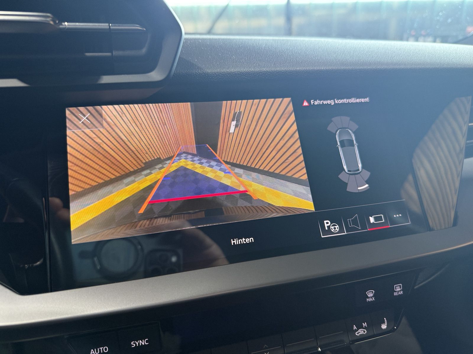 Fahrzeugabbildung Audi A3 Sportback advanced TFSI *Navi*LED*Kam*Virtual