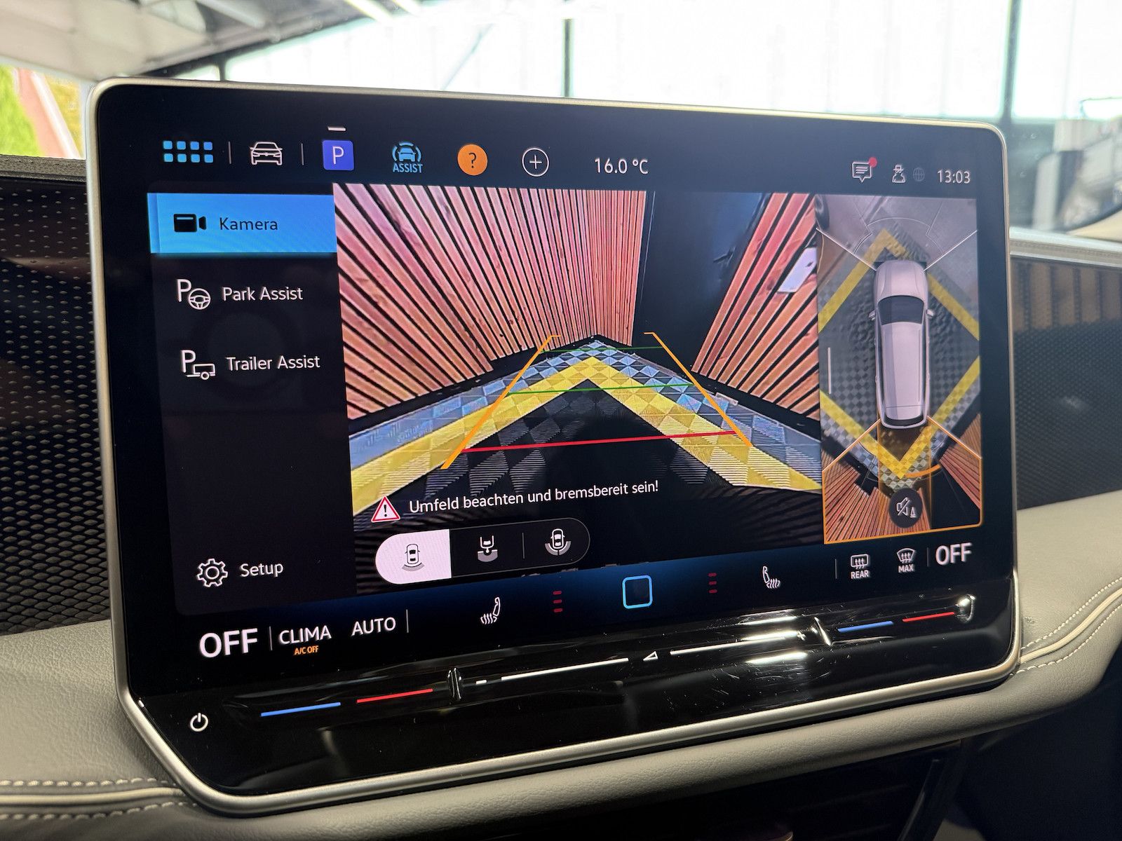 Fahrzeugabbildung Volkswagen Passat Variant 1,5 eTSI DSG *Navi*AHK*360°*LED*