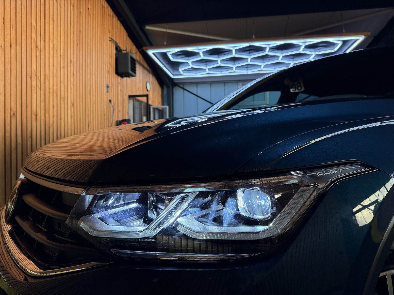 Fahrzeugabbildung Volkswagen Tiguan 1,5 TSI DSG *Navi*Matrix*AHK*Kam*Virtual*