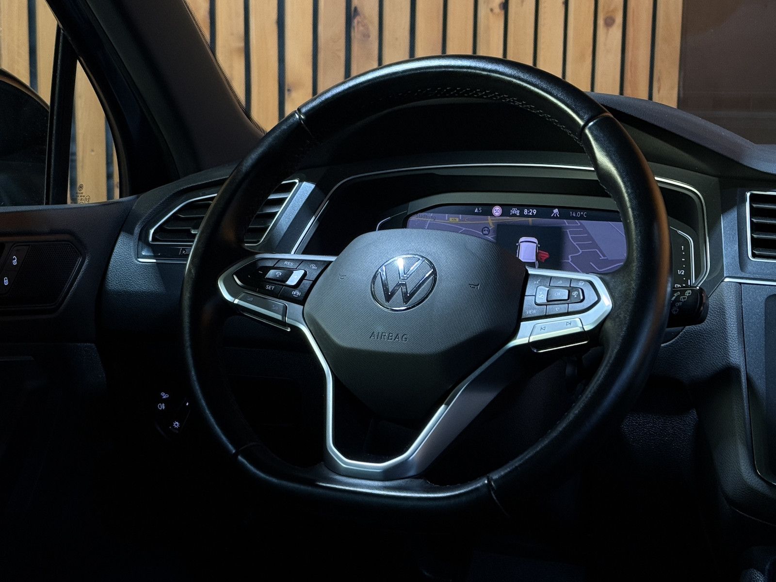 Fahrzeugabbildung Volkswagen Tiguan 1,5 TSI DSG *Navi*Matrix*AHK*Kam*Virtual*