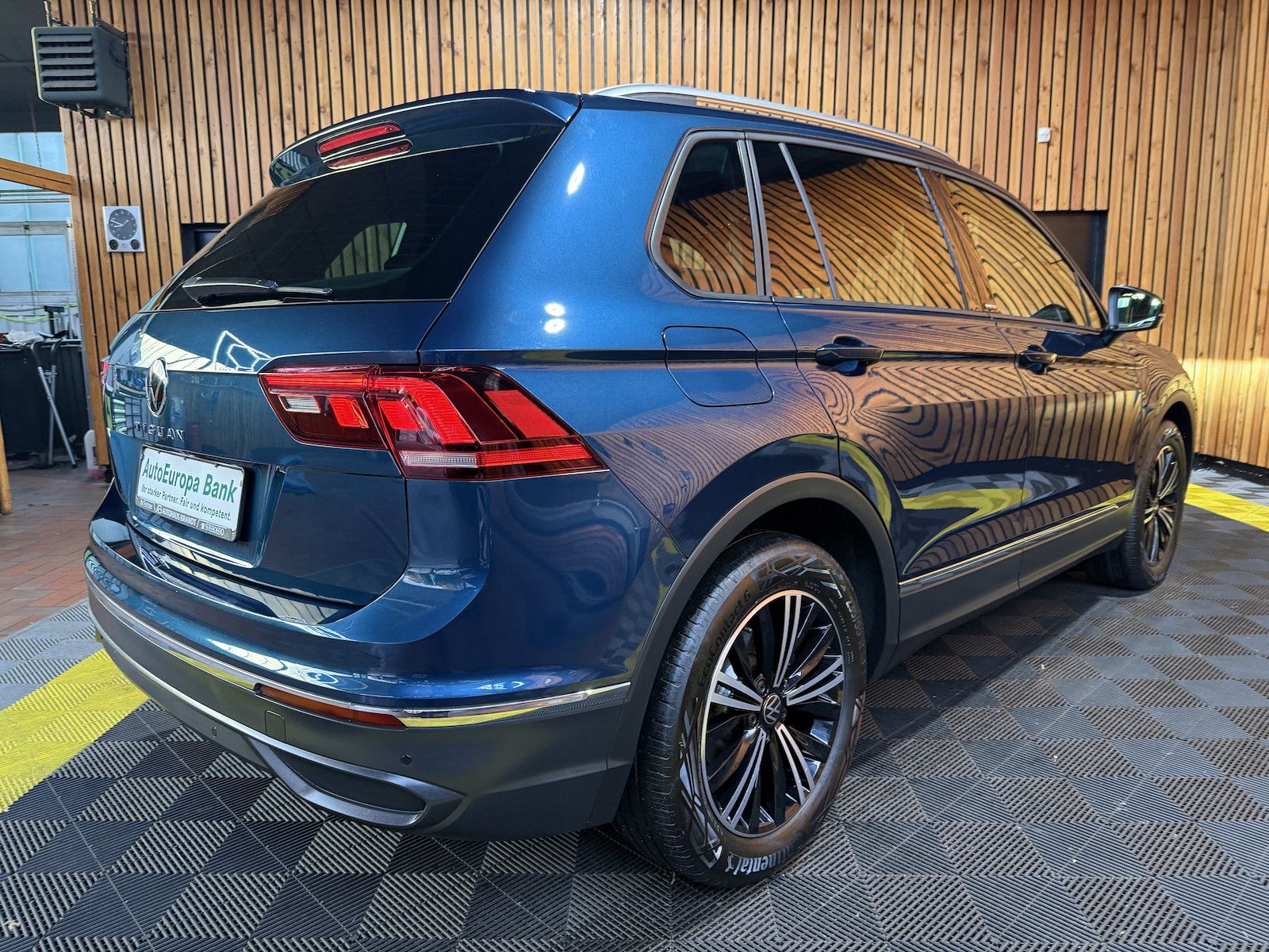 Fahrzeugabbildung Volkswagen Tiguan 1,5 TSI DSG *Navi*Matrix*AHK*Kam*Virtual*
